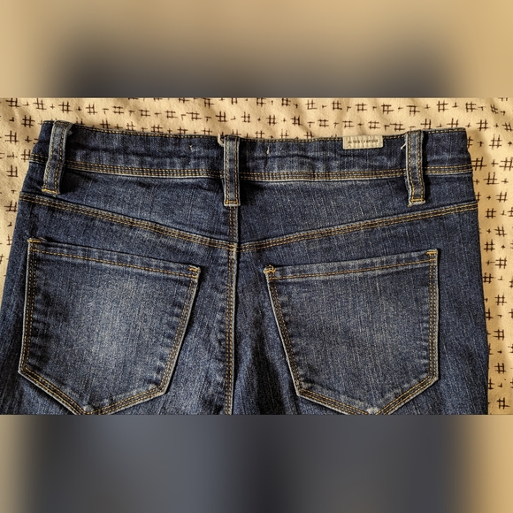 🎉3/$25🎉 DARK Almost Famous Jeans - Picture 5 of 5